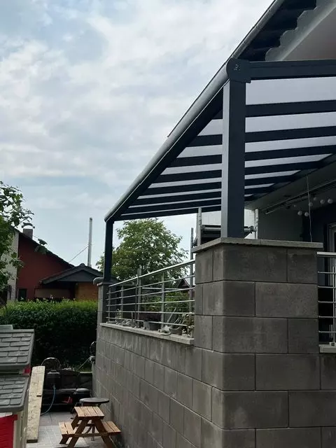 Fertiggestellte Terrassenüberdachung von BR-Terrassen