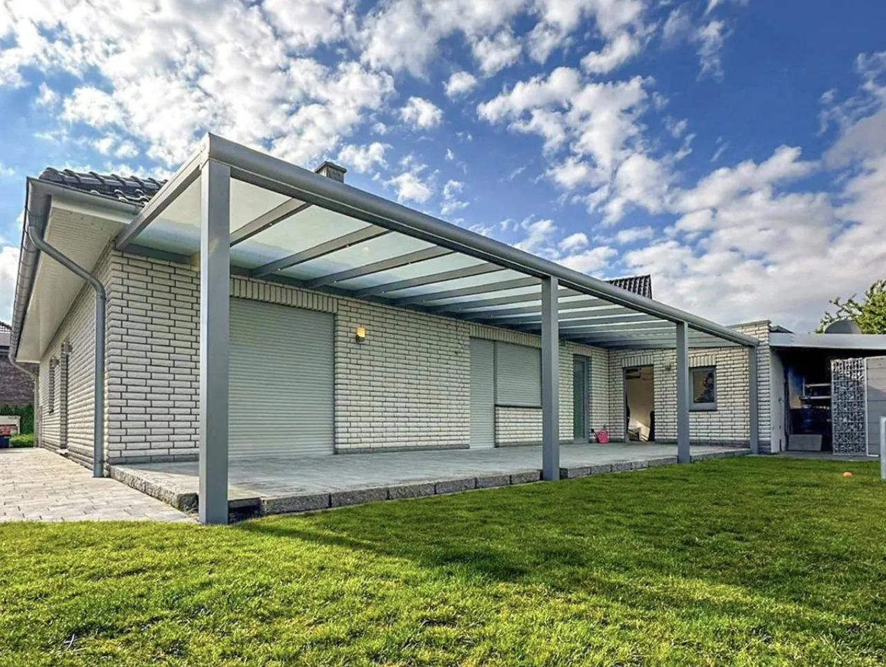 Terrassenüberdachung aus Aluminium mit Glasdach – Projekt von BR-Terrassen